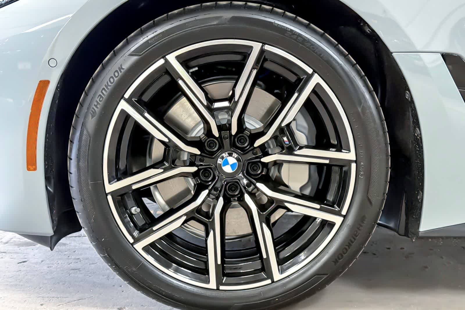 New 2026 Brooklyn Grey Metallic BMW xDrive40 image 25
