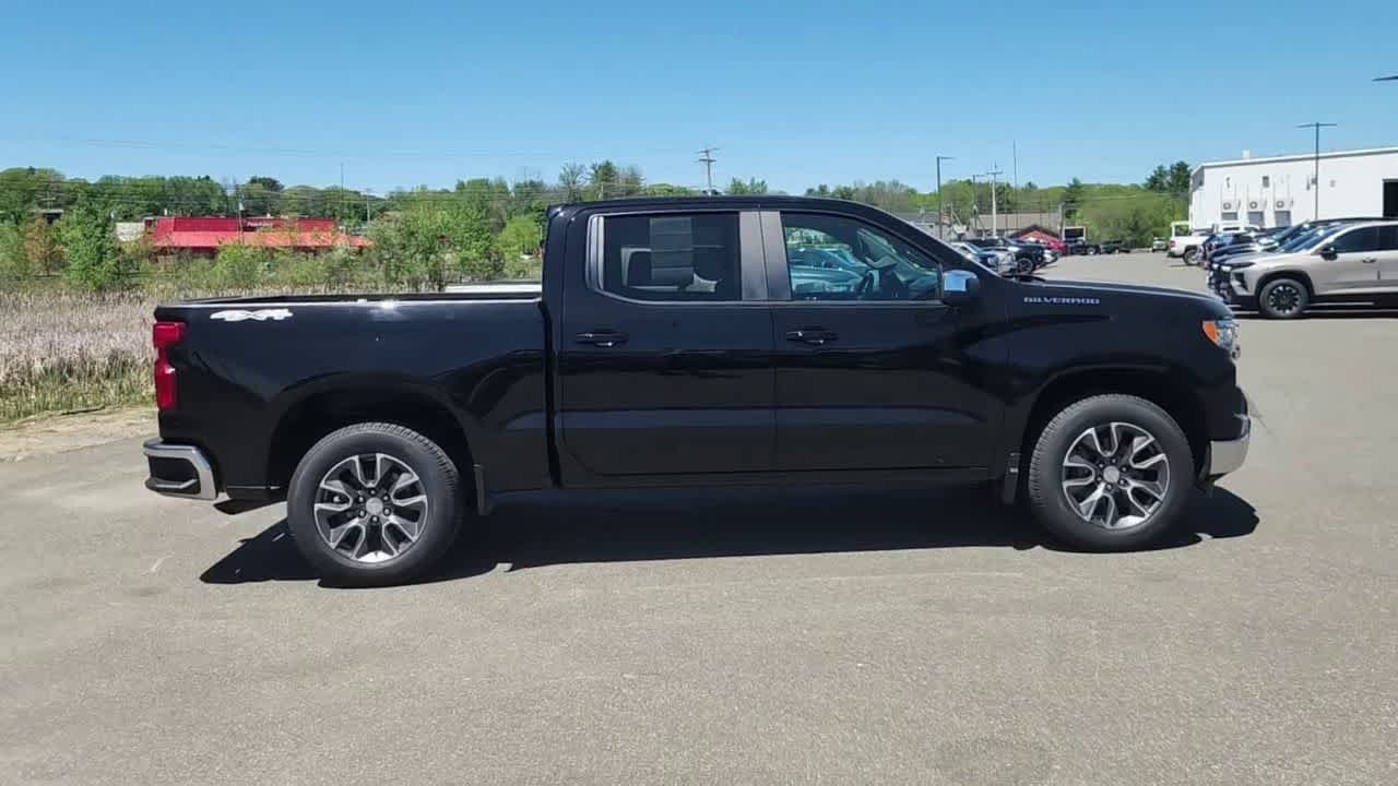 Used 2023 Black Chevrolet LT image 5