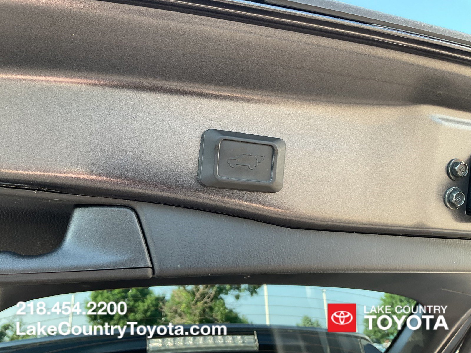 2021 Toyota RAV4 Limited - Photo 13