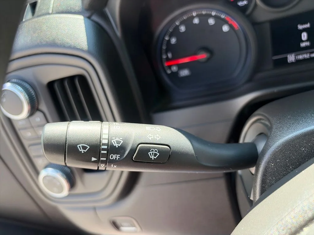 Used 2021 Summit White GMC Base image 31