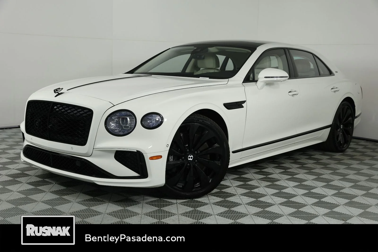 2025 Bentley Flying Spur's photo