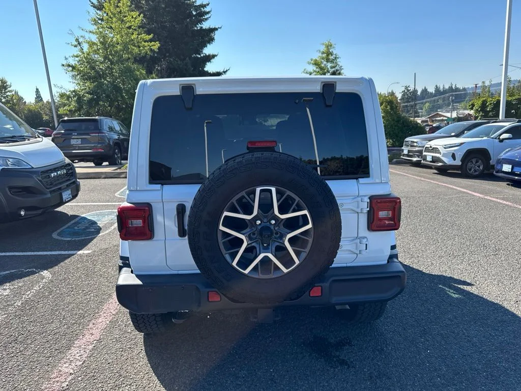 Used 2024 Bright White Clearcoat Jeep Sahara image 9