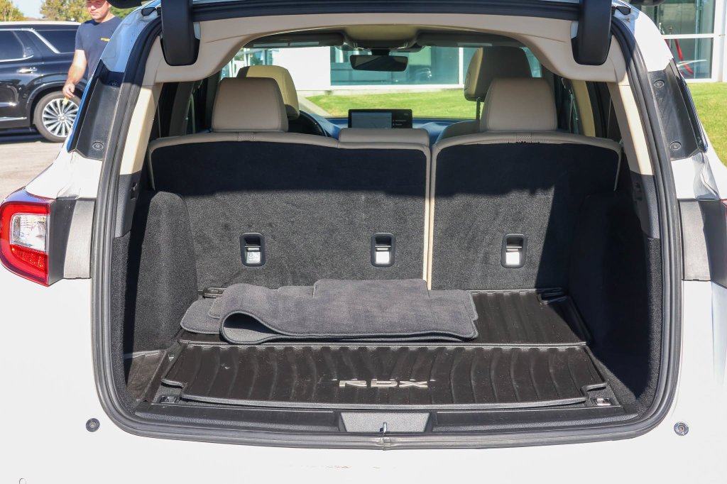 Used 2023 White Acura w/Technology Package image 9