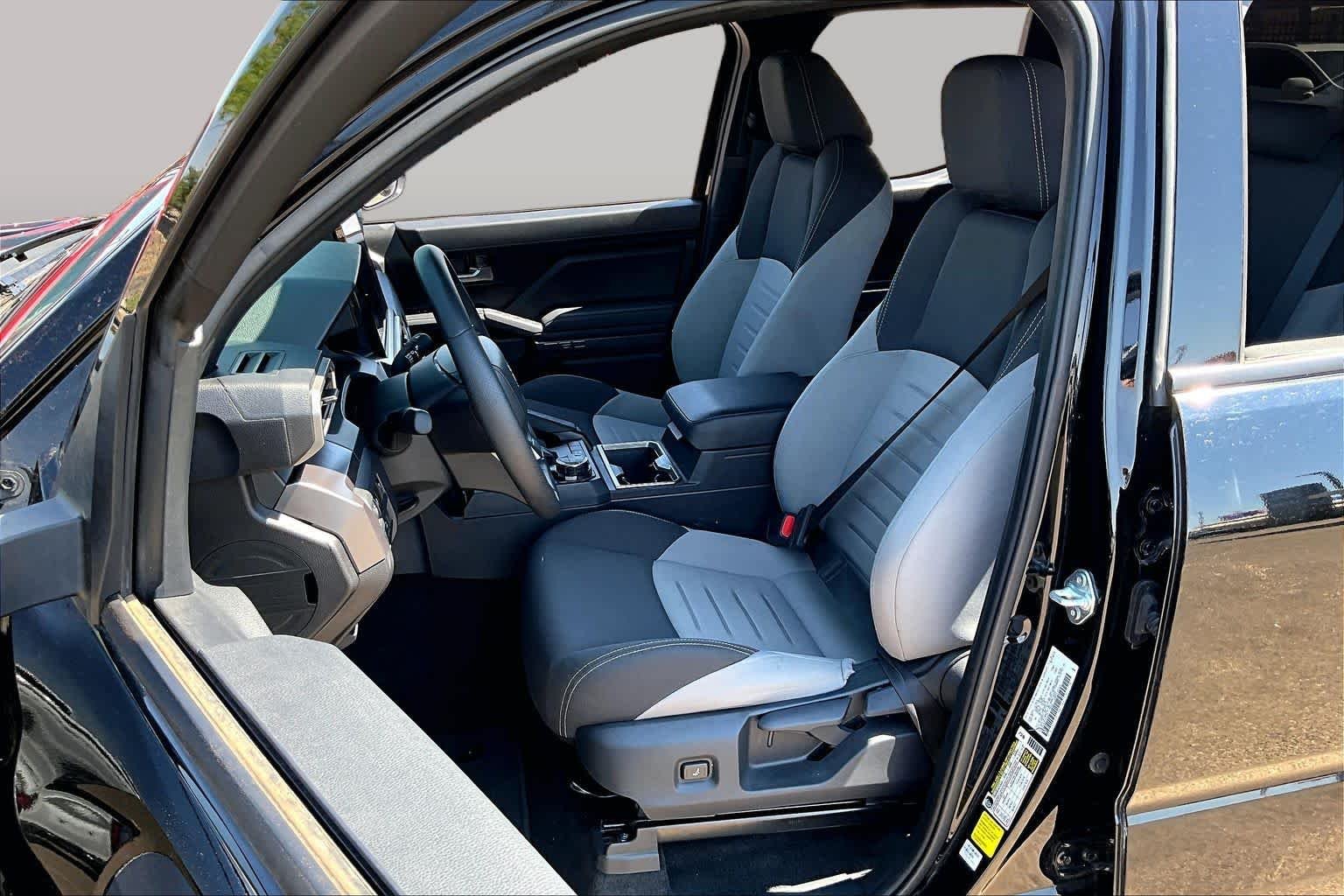 Pre-Owned 2025 Toyota Tacoma TRD Off Road Hybrid