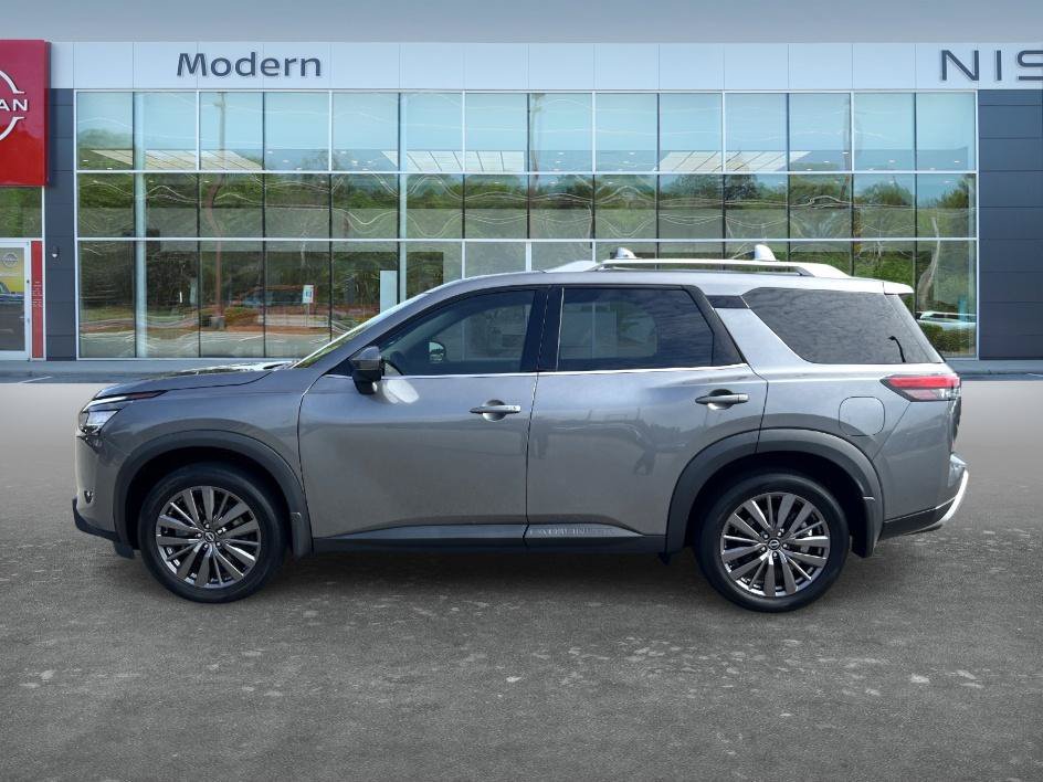 Used 2024 Gun Metallic Nissan SL image 8