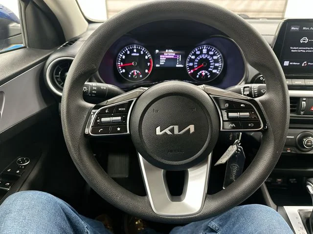 Used 2023 Blue Kia LXS image 12