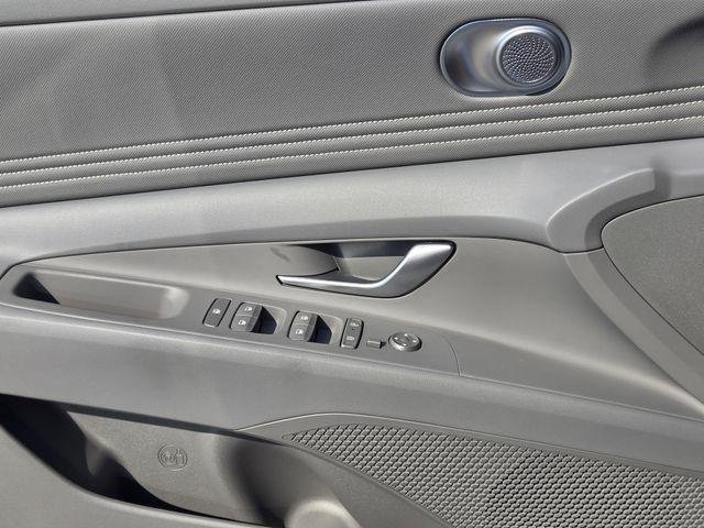 2025 Hyundai Elantra Blue - Photo 24