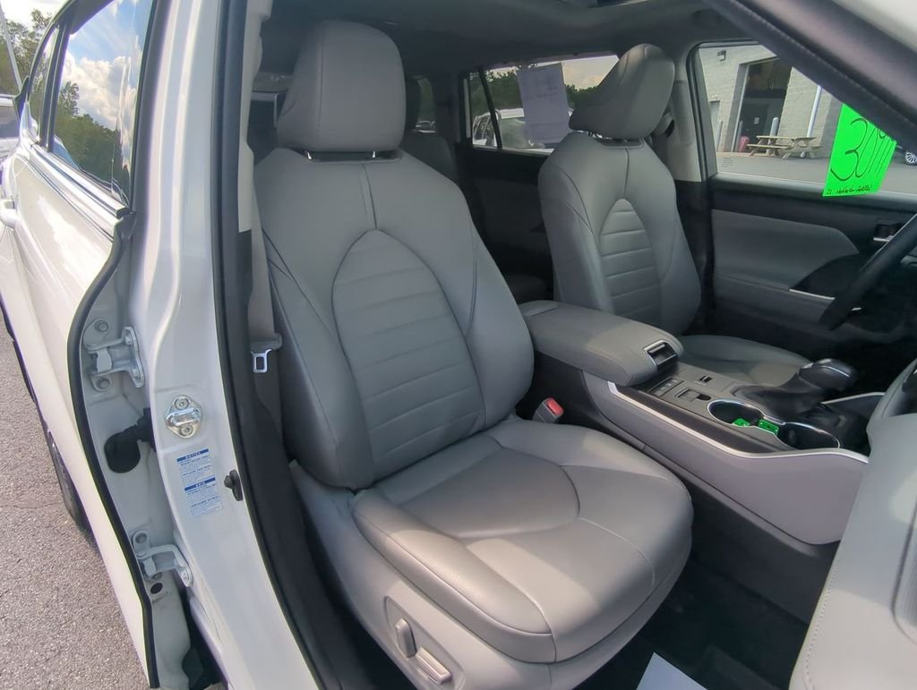 Used 2021 White Toyota XLE image 32