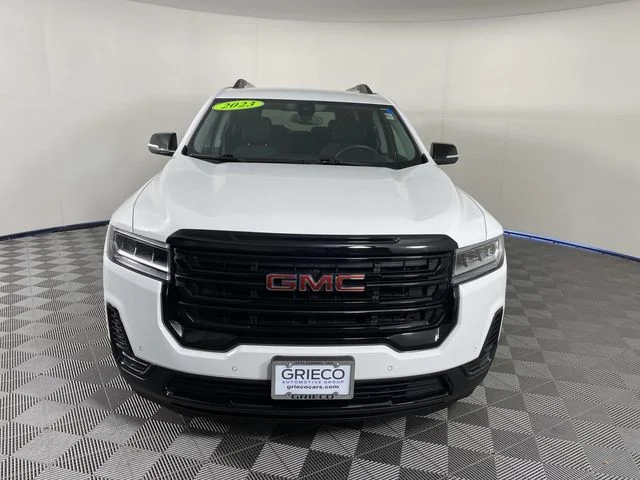 Used 2023 White GMC SLE image 3