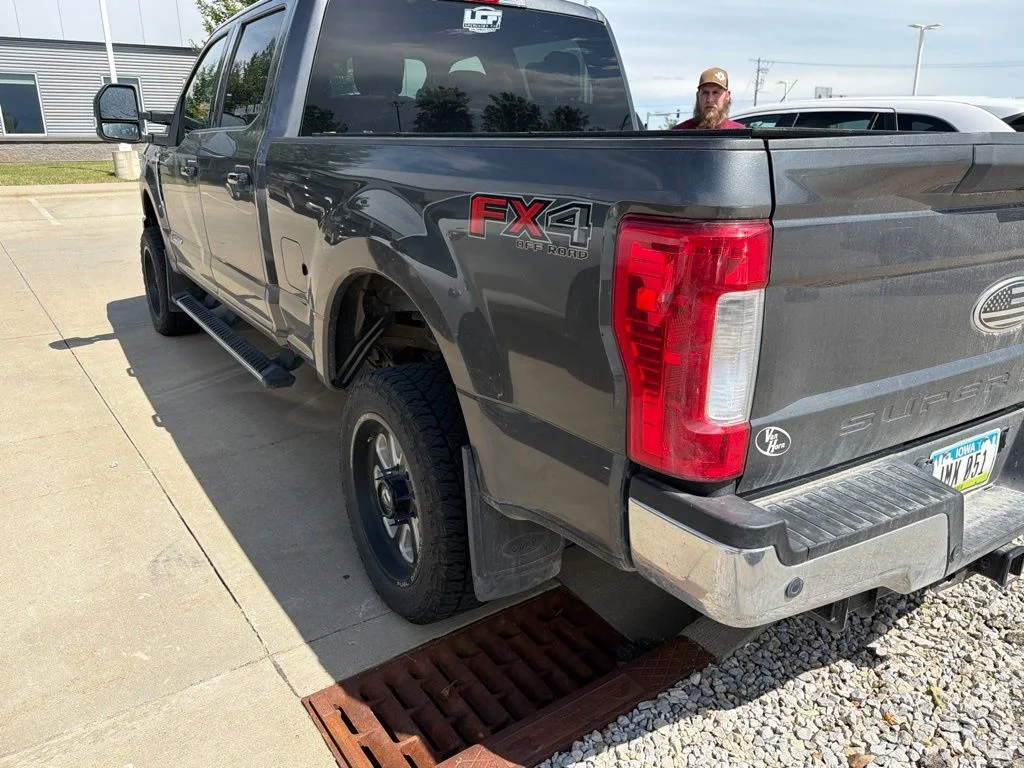 Used 2017 Gray Ford XLT image 6