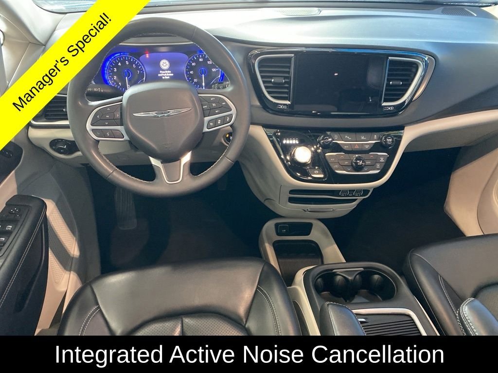Used 2023 Silver Chrysler Touring L image 4