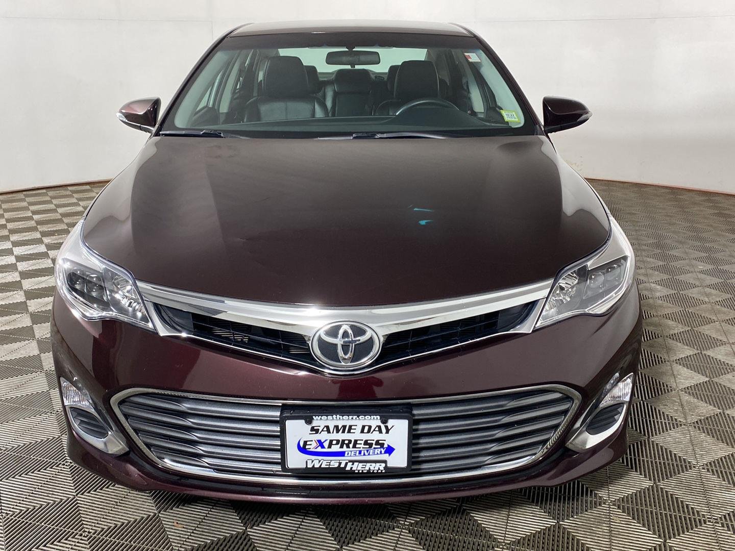 Used 2015 Sizzling Crimson Mica Toyota XLE image 8
