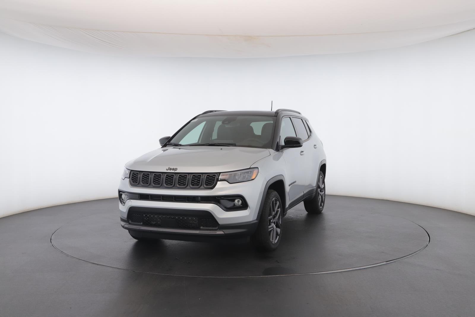 New 2026 Silver Zynith Metallic Clearcoat Jeep Limited image 38