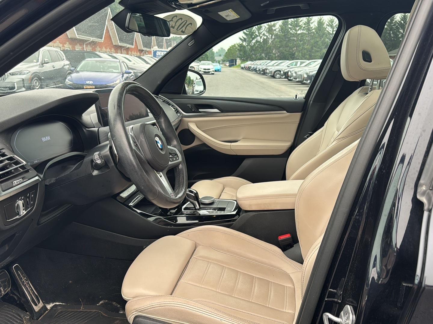 Used 2023 Carbon Black Metallic BMW xDrive30i image 9