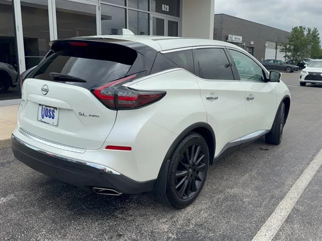 Used 2024 Pearl White TriCoat Nissan SL image 3