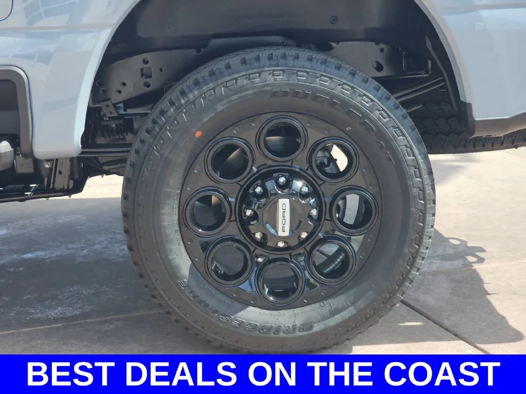 New 2026 Glacier Gray Metallic Tri-Coat Ford F-250® Lariat® image 37