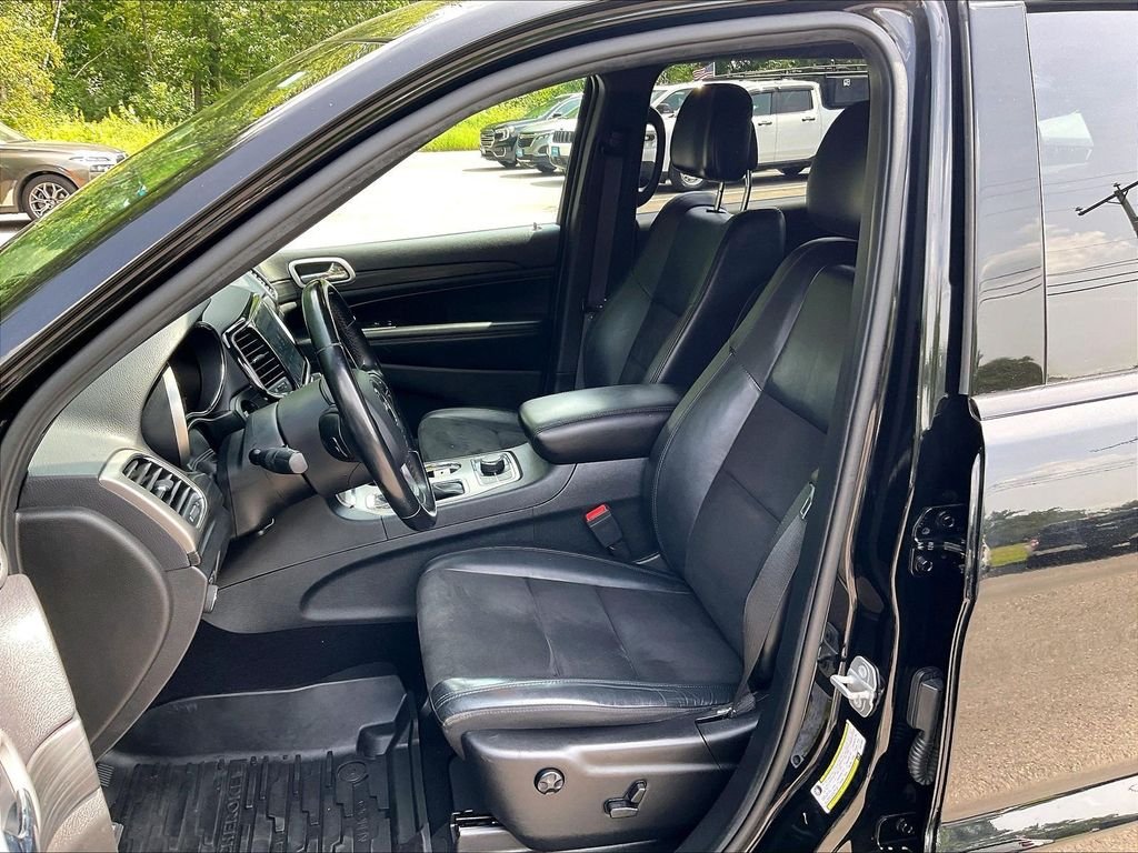 Used 2019 Black Jeep Altitude image 10