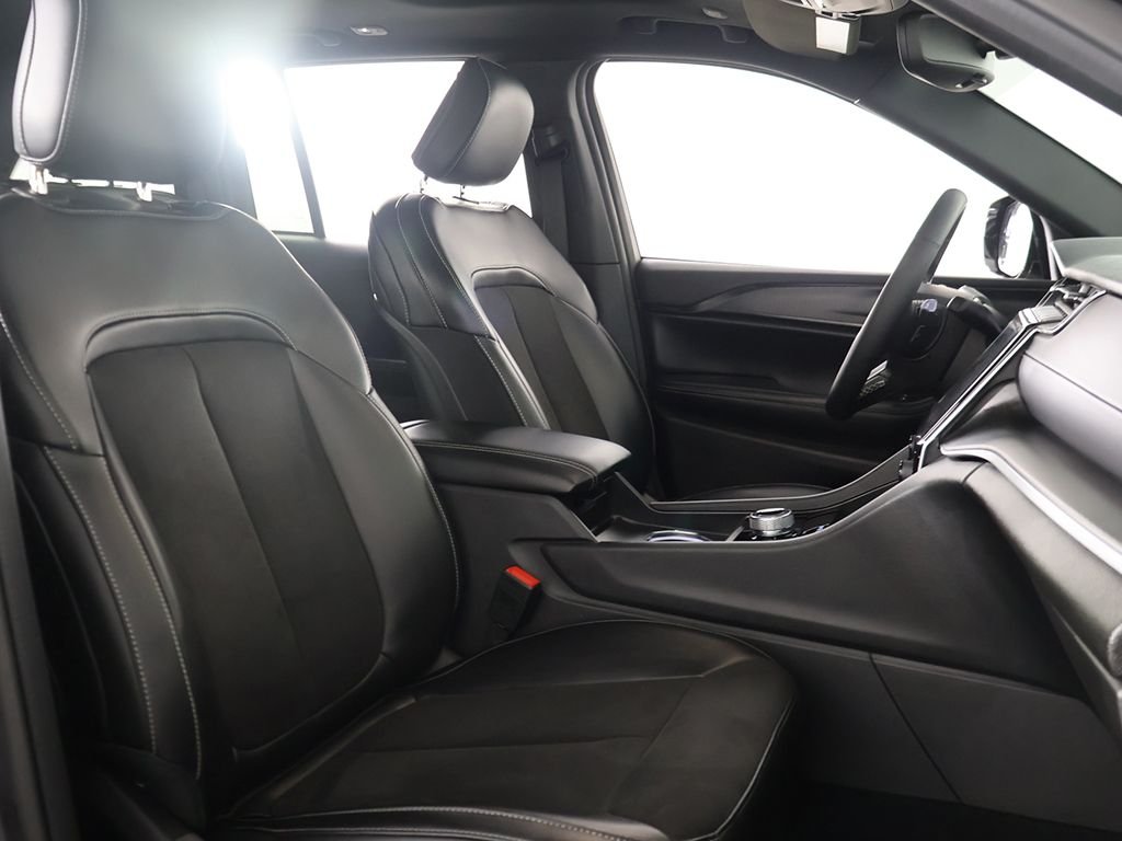 Used 2024 Gray Jeep Altitude X image 30