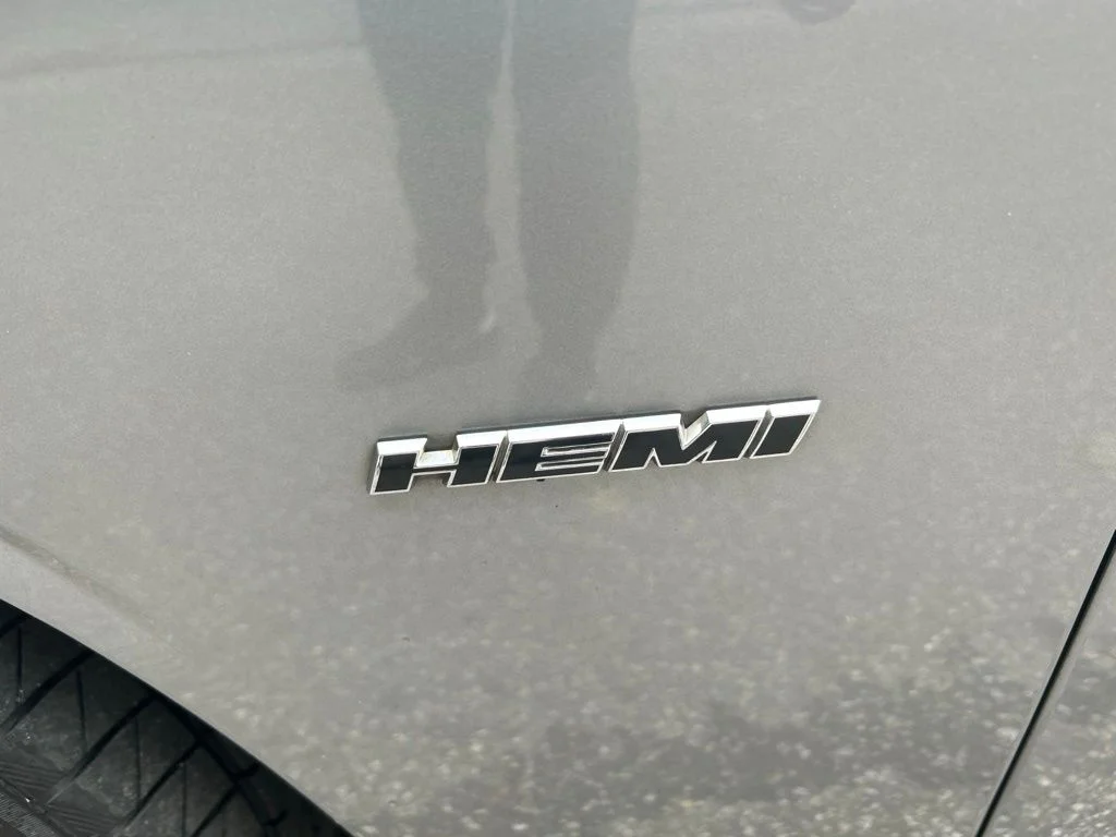 Used 2016 Silver Dodge R/T Shaker image 10