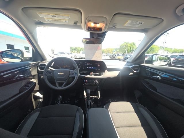 Used 2026 Green Chevrolet LT image 14