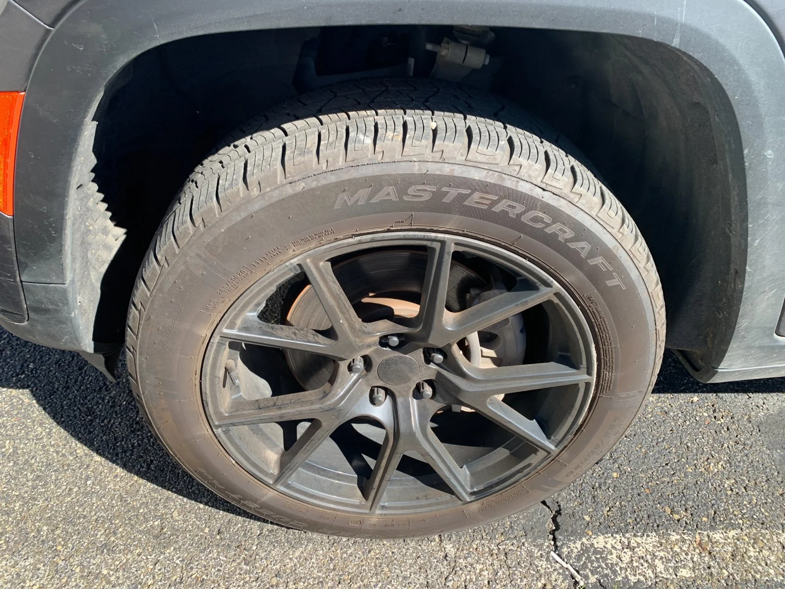 Used 2025 Gray Jeep Altitude X 4x4 image 7