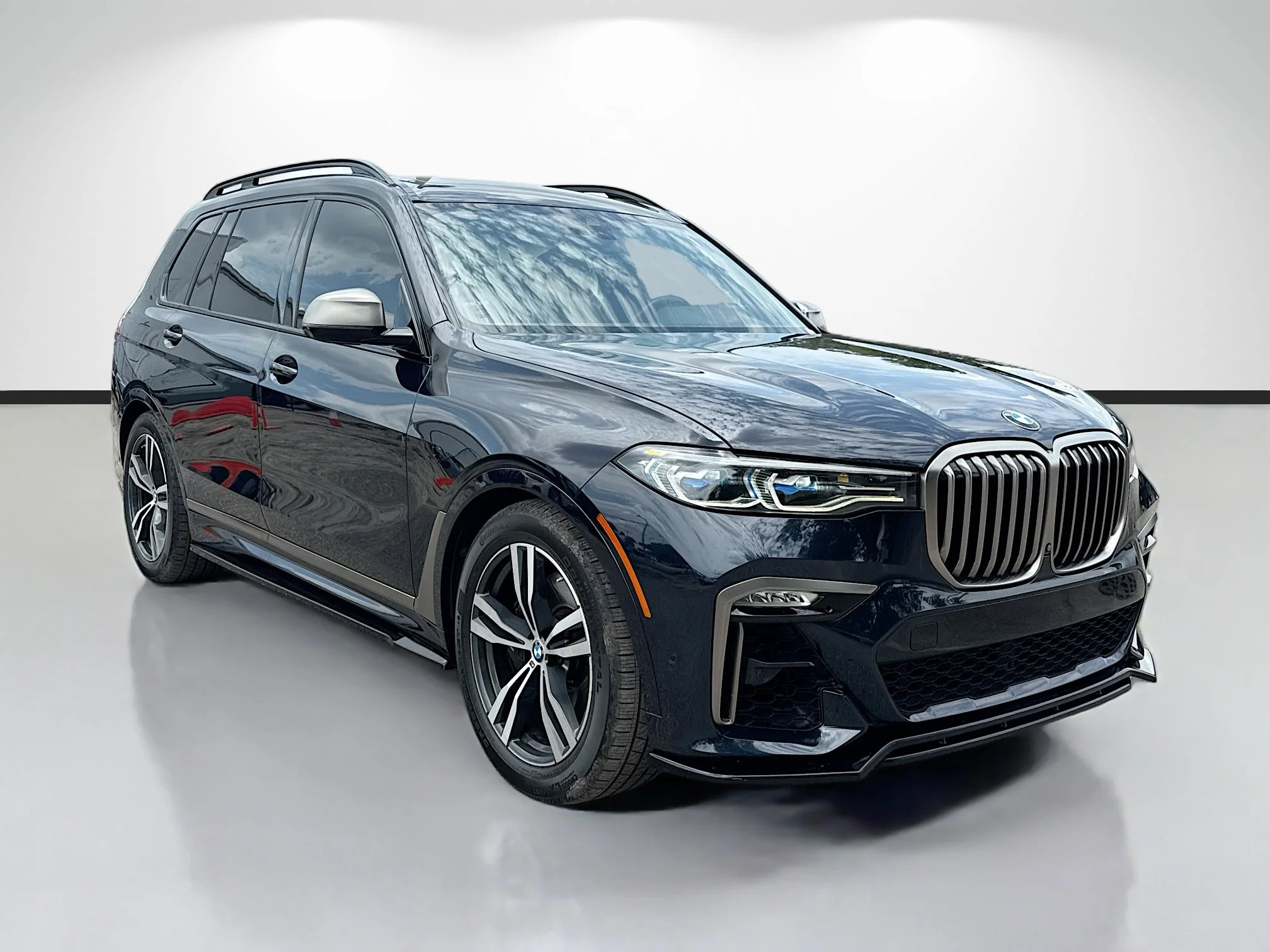 2022 BMW X7 M50i's photo