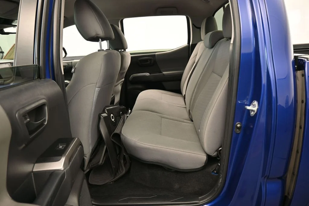 Used 2022 Blue Toyota SR5 image 27