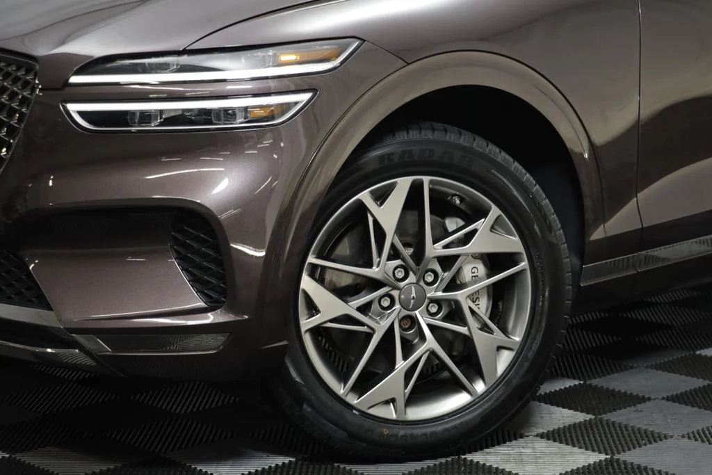 Used 2023 Burgundy Genesis 2.5T image 3