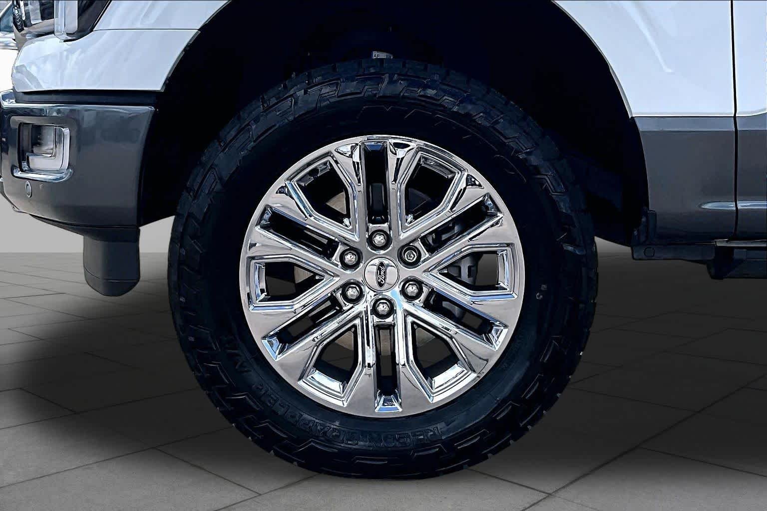 Used 2024 Oxford White Ford LARIAT image 11