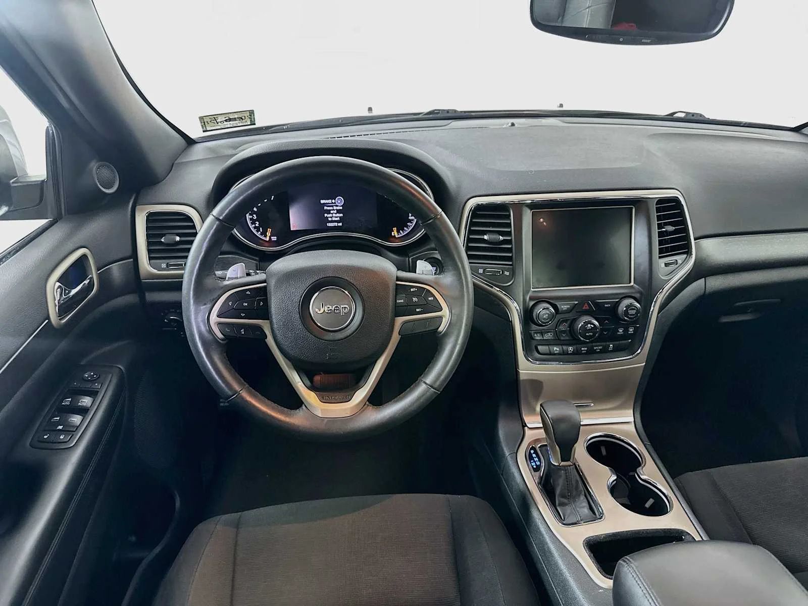 Used 2017 Billet Silver Metallic Clearcoat Jeep Laredo image 19
