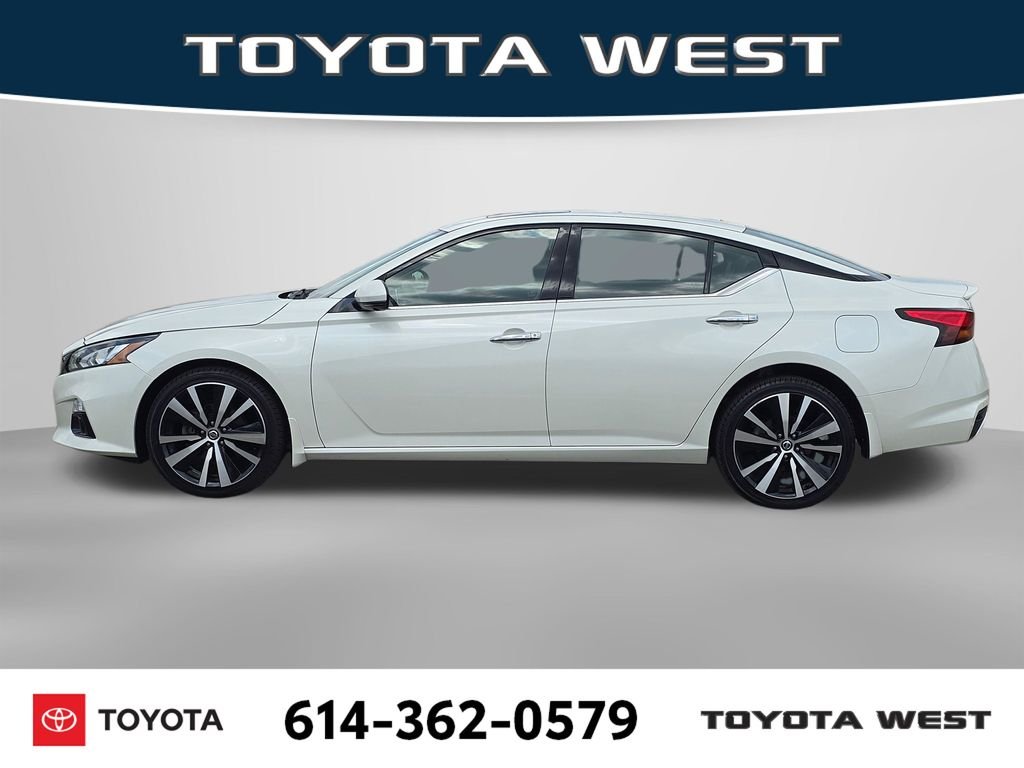 Used 2020 White Nissan 2.5 Platinum image 11