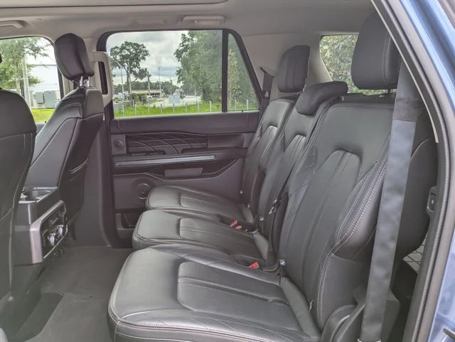Used 2018 Blue Metallic Ford Platinum image 10