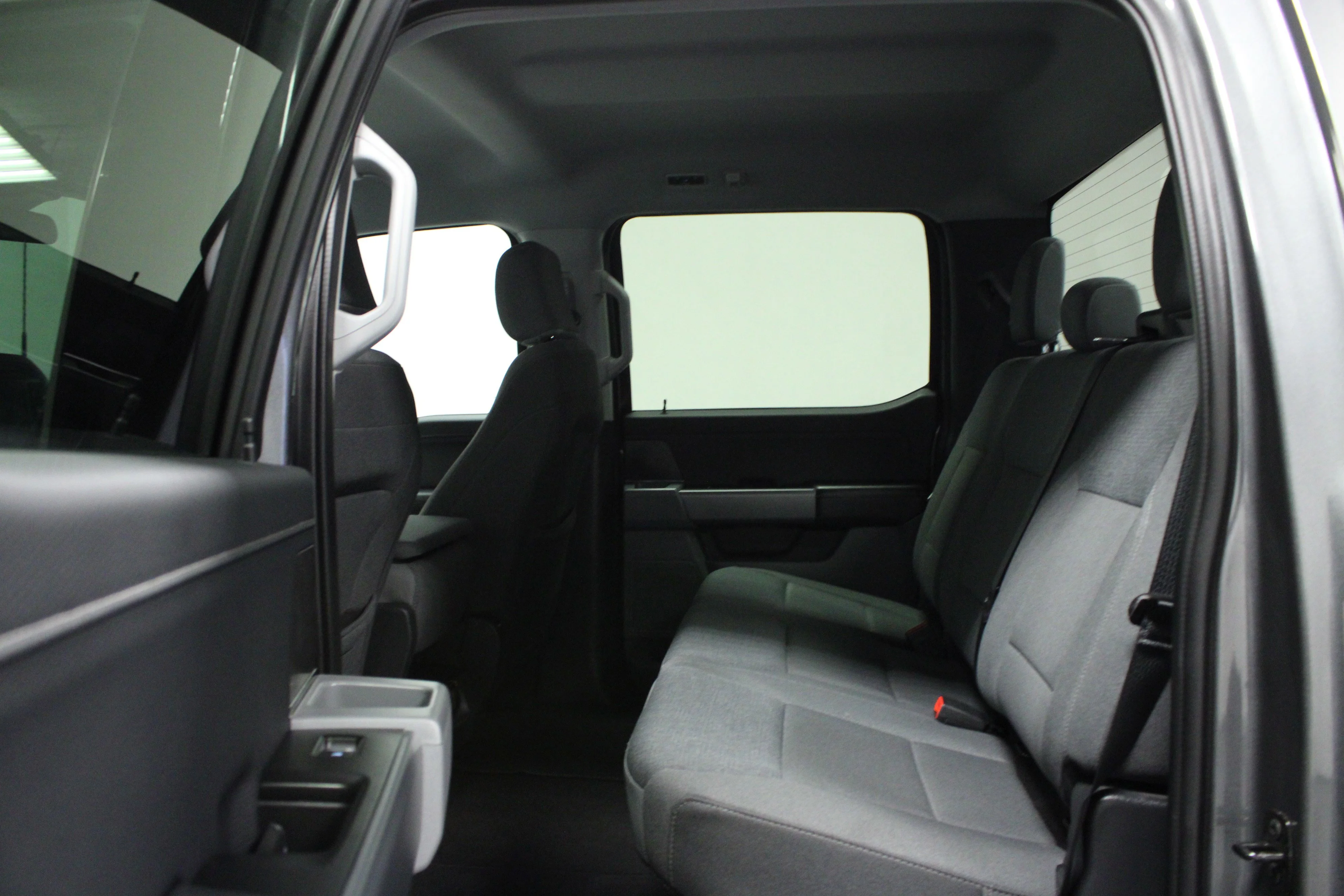 Used 2025 Carbonized Gray Metallic Ford XLT image 13