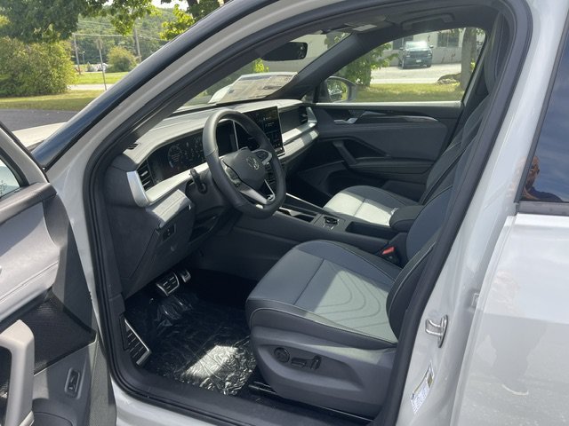 New 2026 Sandstone W/Deep Black Roof Volkswagen SE R-Line AWD image 11