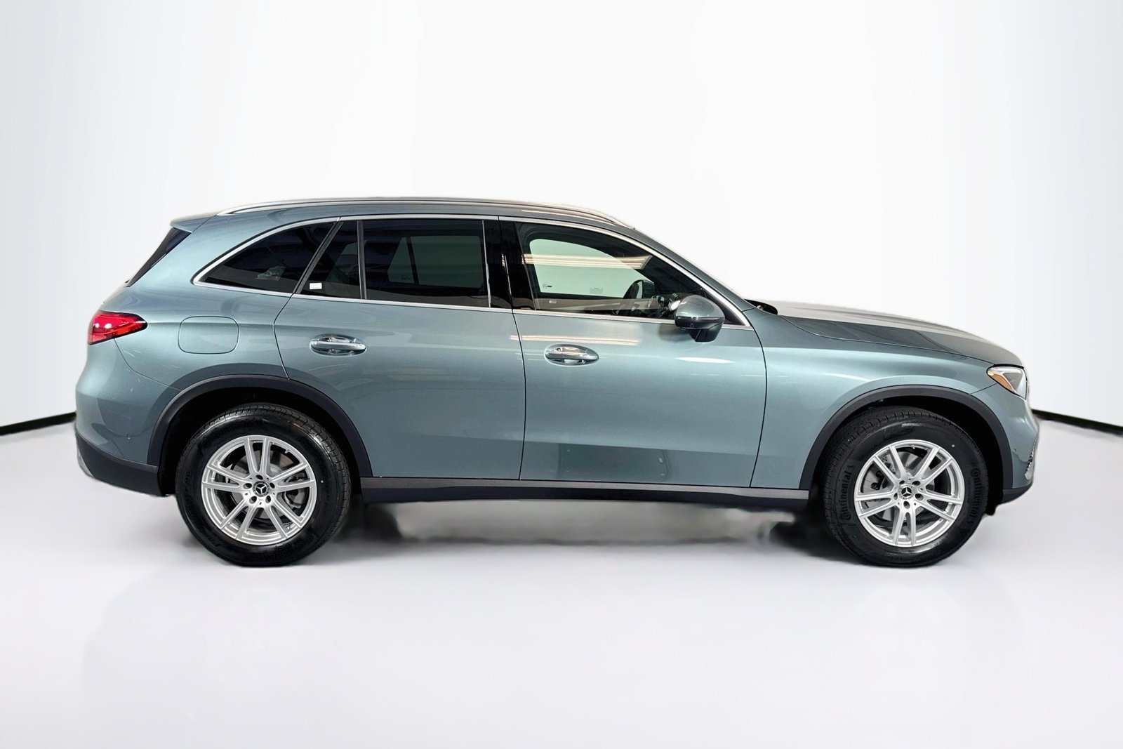 New 2026 Verde Silver Metallic Mercedes-Benz GLC 300 image 4