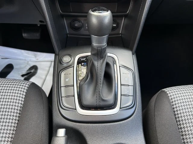 Used 2020 Silver Hyundai SEL Plus image 19