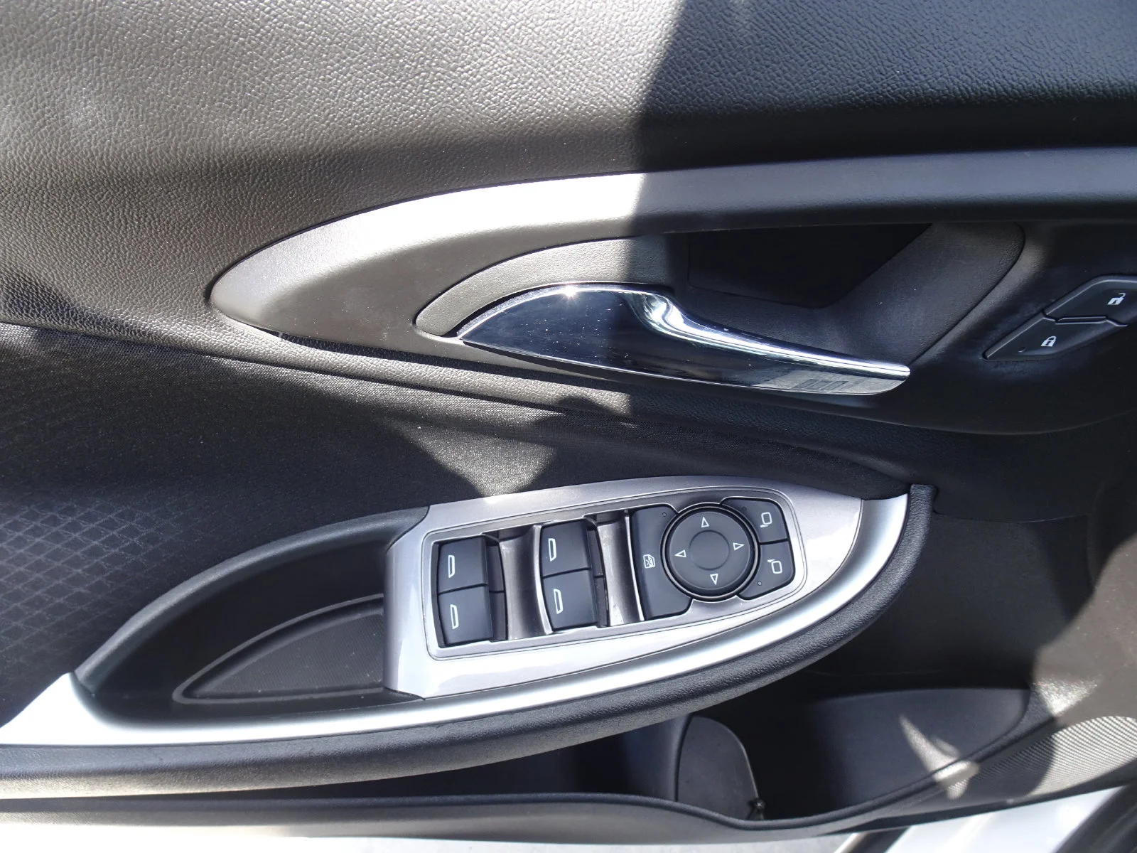 Used 2024 White Chevrolet RS image 8