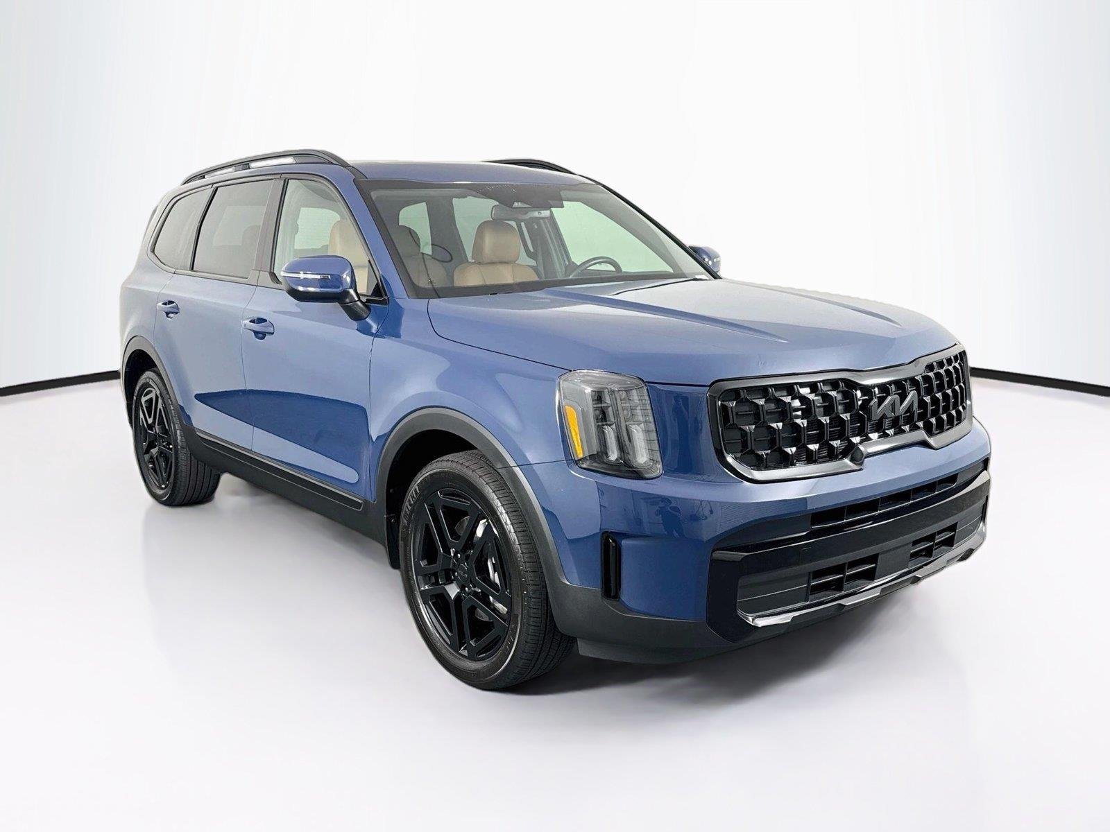 Used 2025 Midnight Lake Blue Kia EX X-Line image 10
