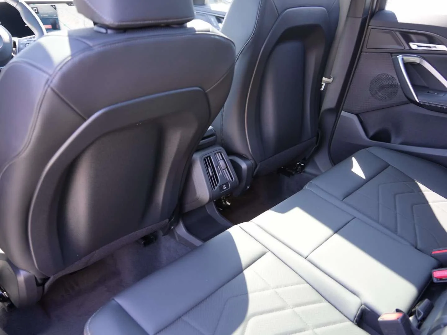 New 2026 Jet Black BMW xDrive28i image 10