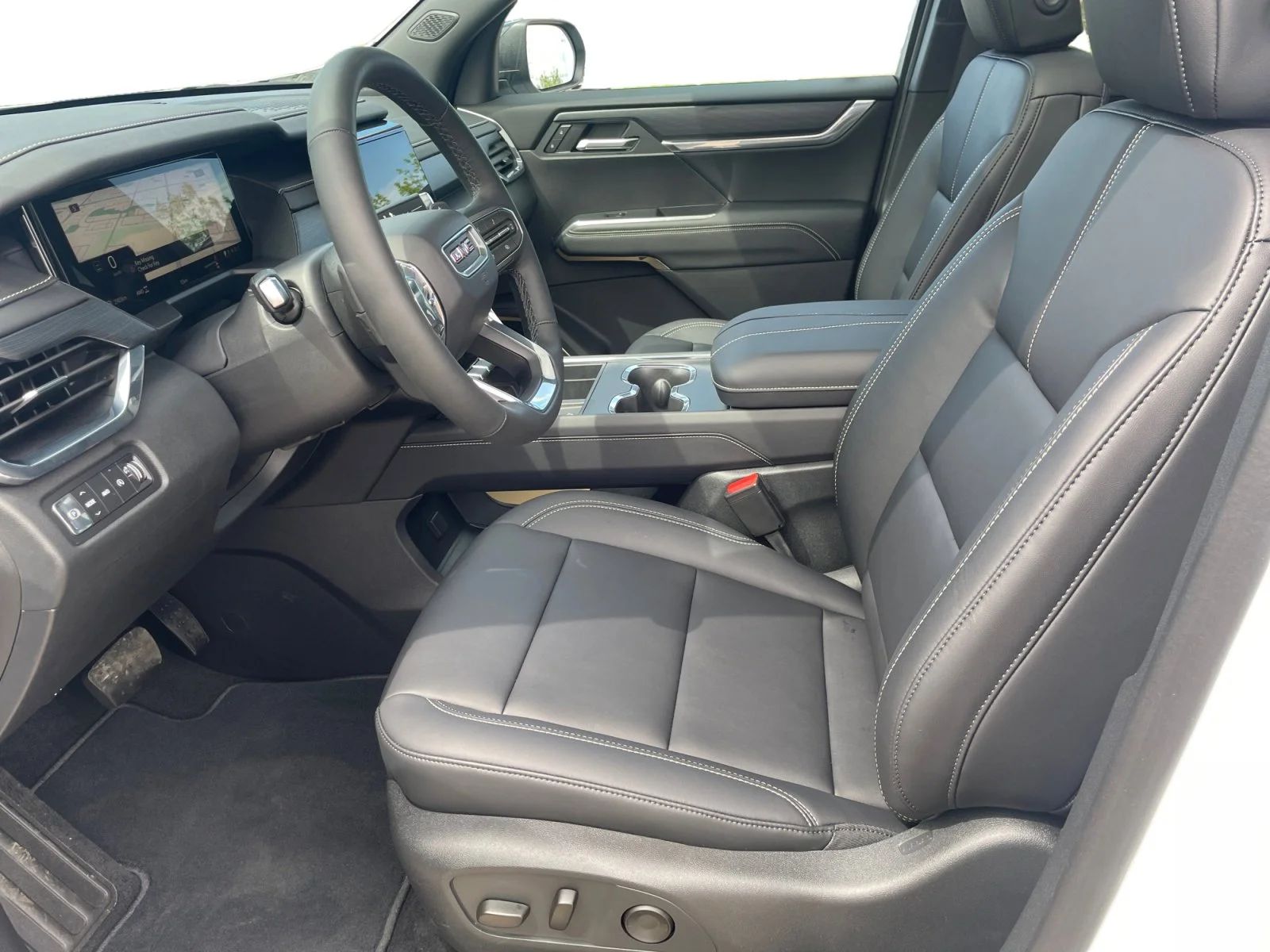 New 2026 Summit White GMC Elevation AWD image 14