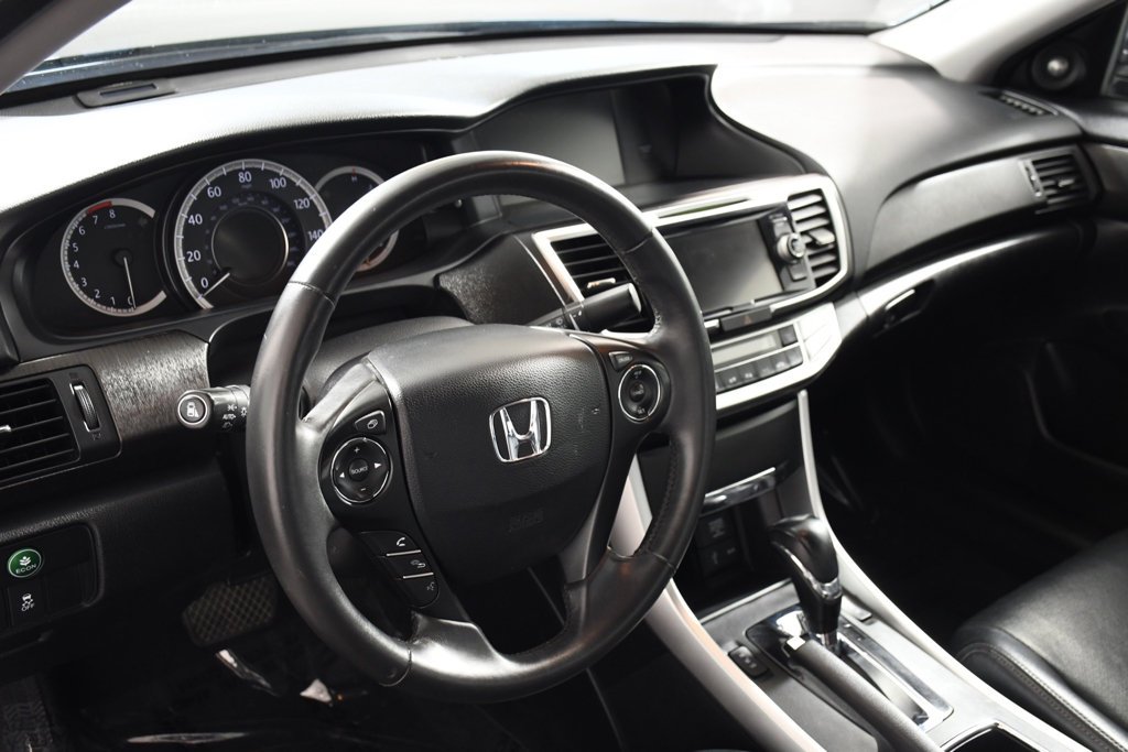 Used 2015 Crystal Black Pearl Honda EX-L image 13