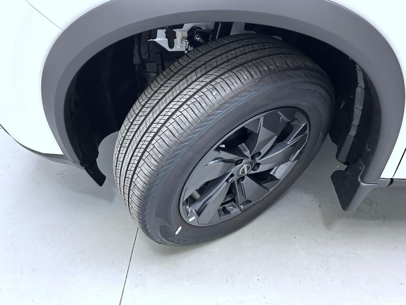 New 2026 Everest White Pearl TriCoat Nissan SV image 23