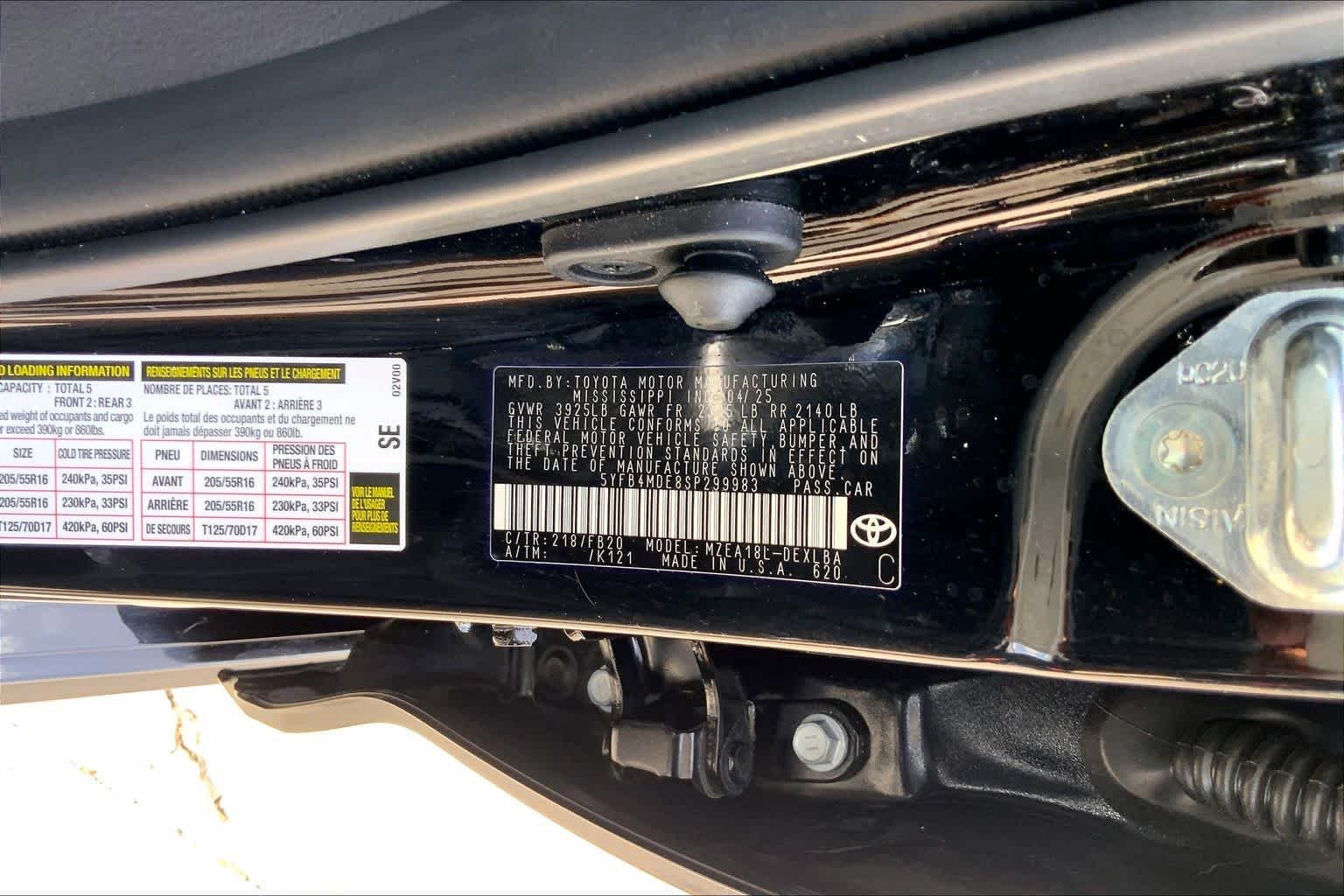 Used 2025 Midnight Black Metallic Toyota LE image 34