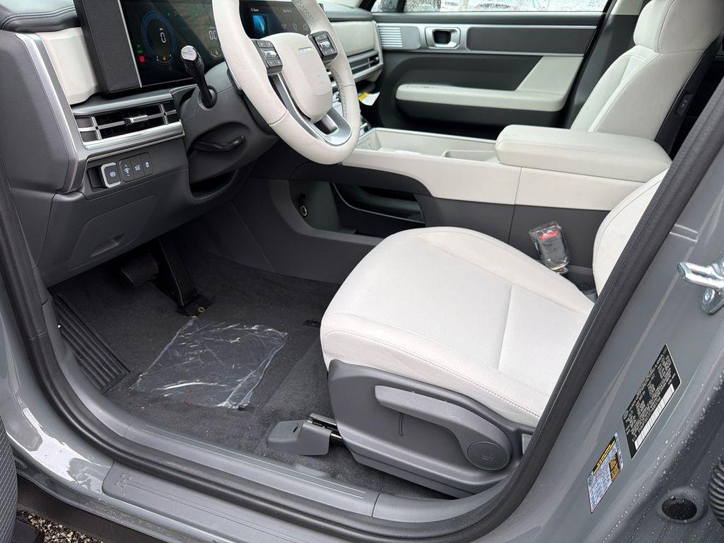 New 2026 Gray Hyundai SE image 9