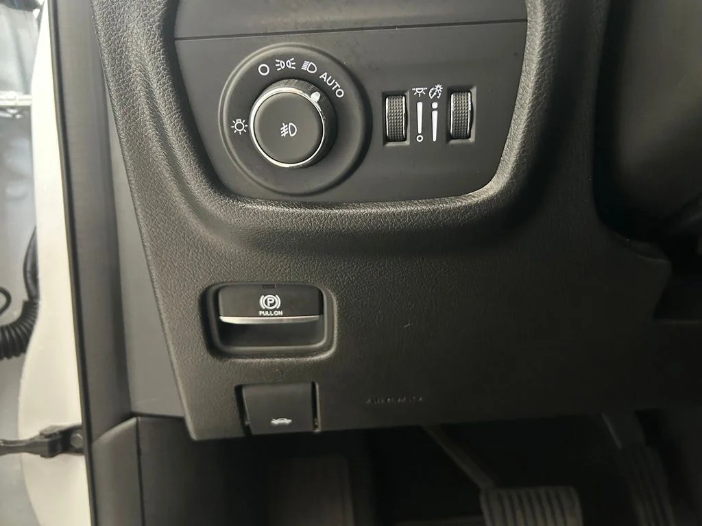 Used 2024 White Jeep Limited image 42
