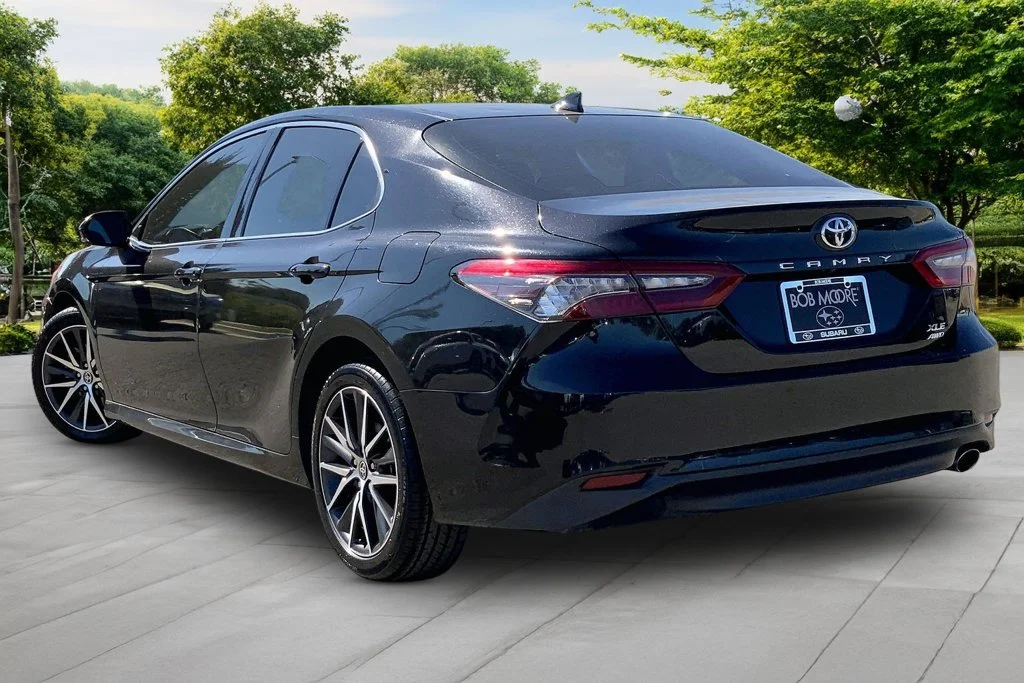 Used 2021 Black Toyota XLE image 4