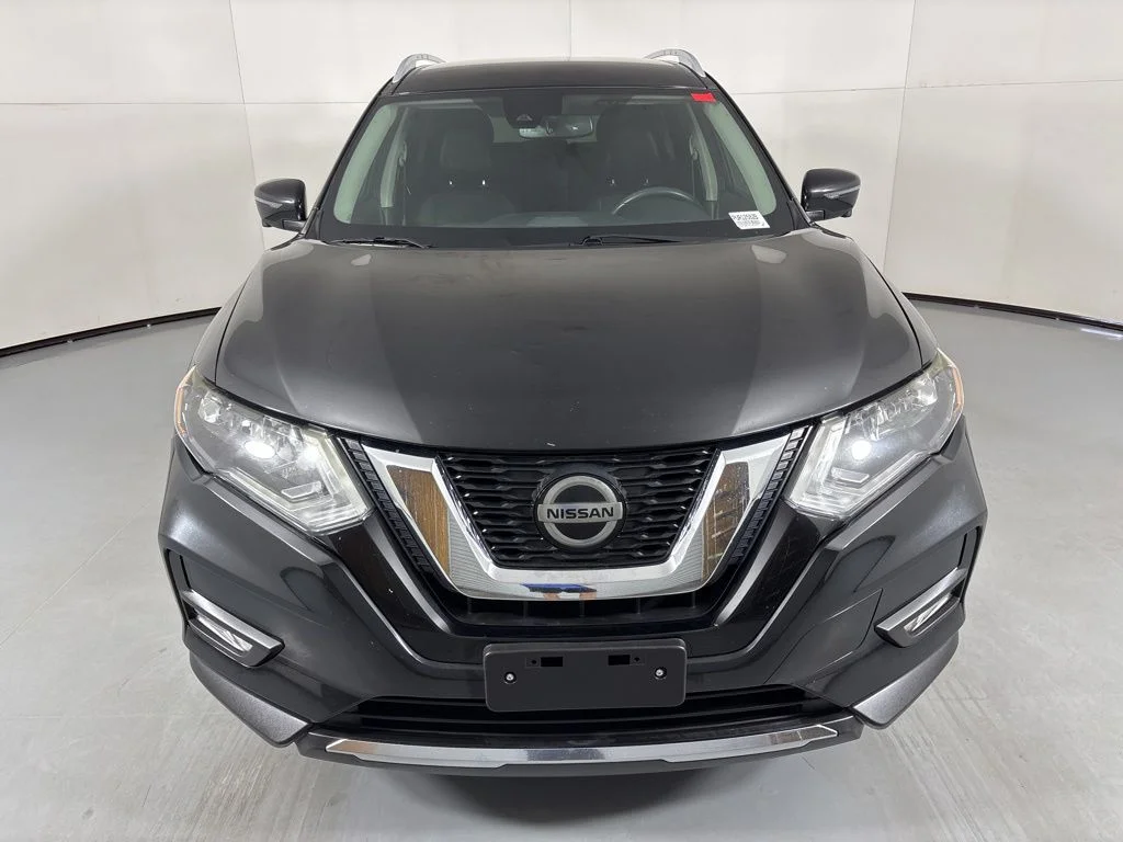 Used 2019 Magnetic Black Pearl Nissan SL image 3