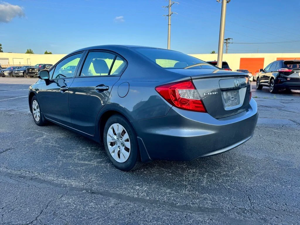 Used 2012  Honda LX image 3