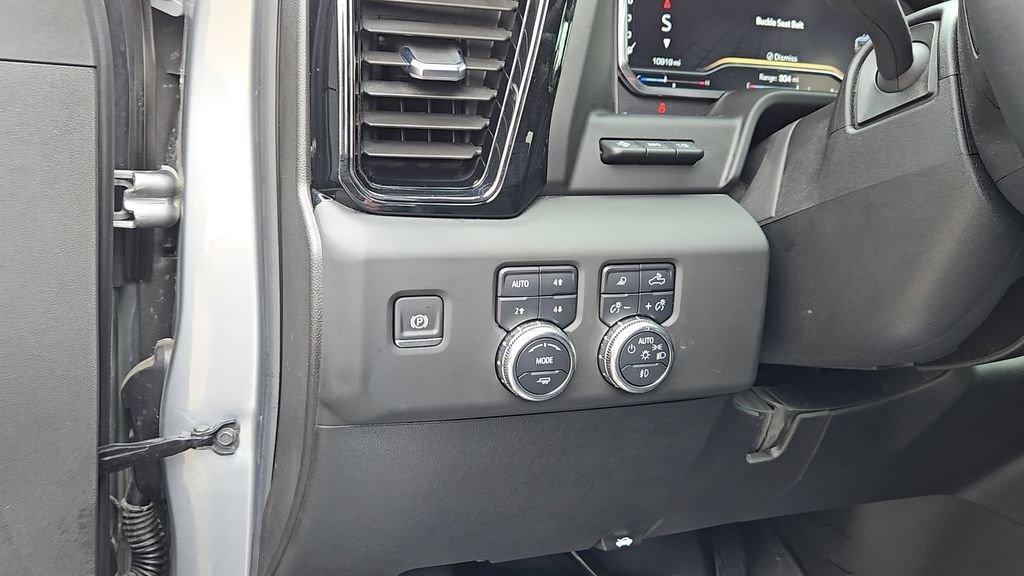 Used 2025 Sterling Metallic GMC AT4 image 9