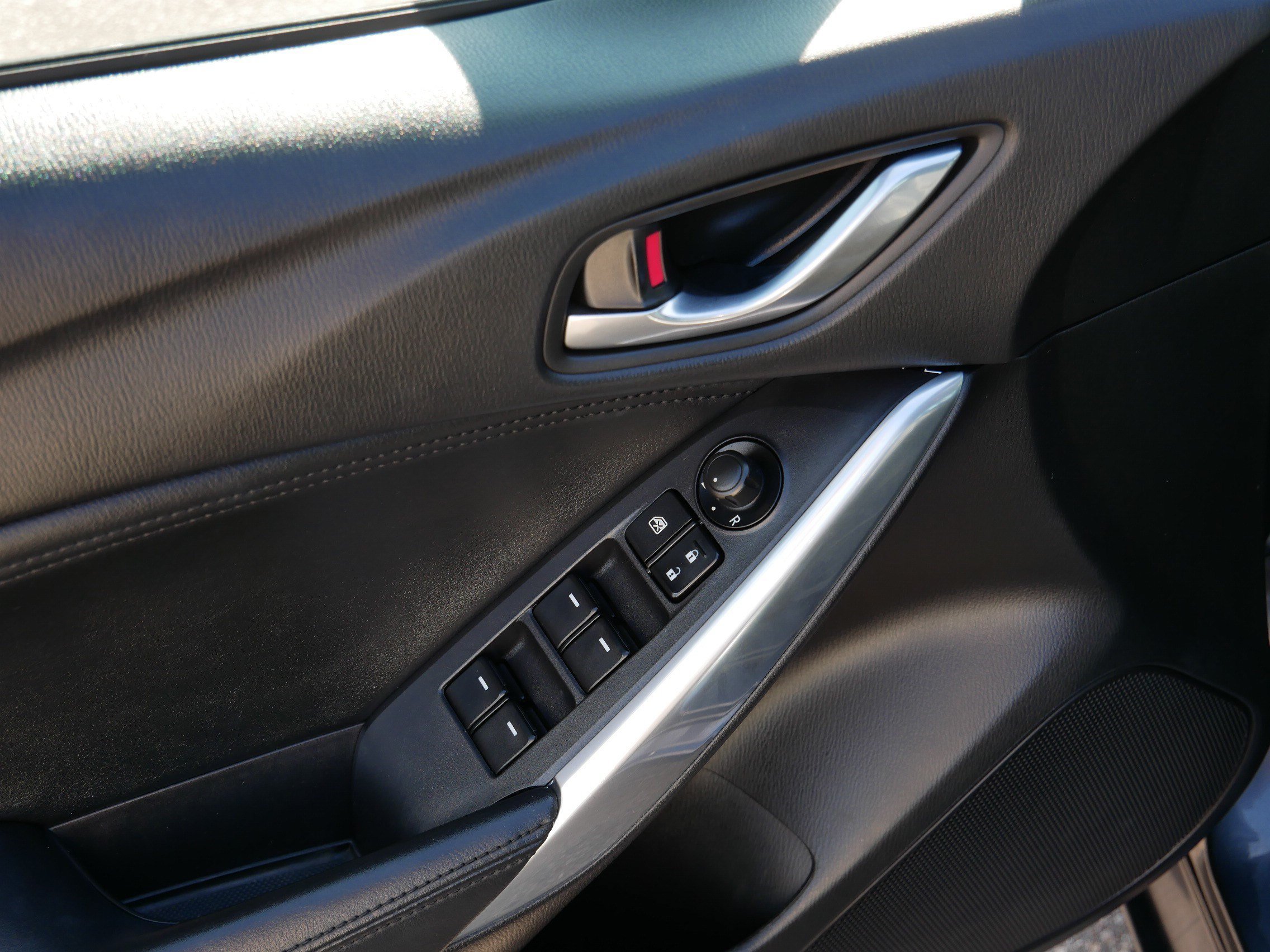 Used 2015 Meteor Gray Mica Mazda i Touring image 20